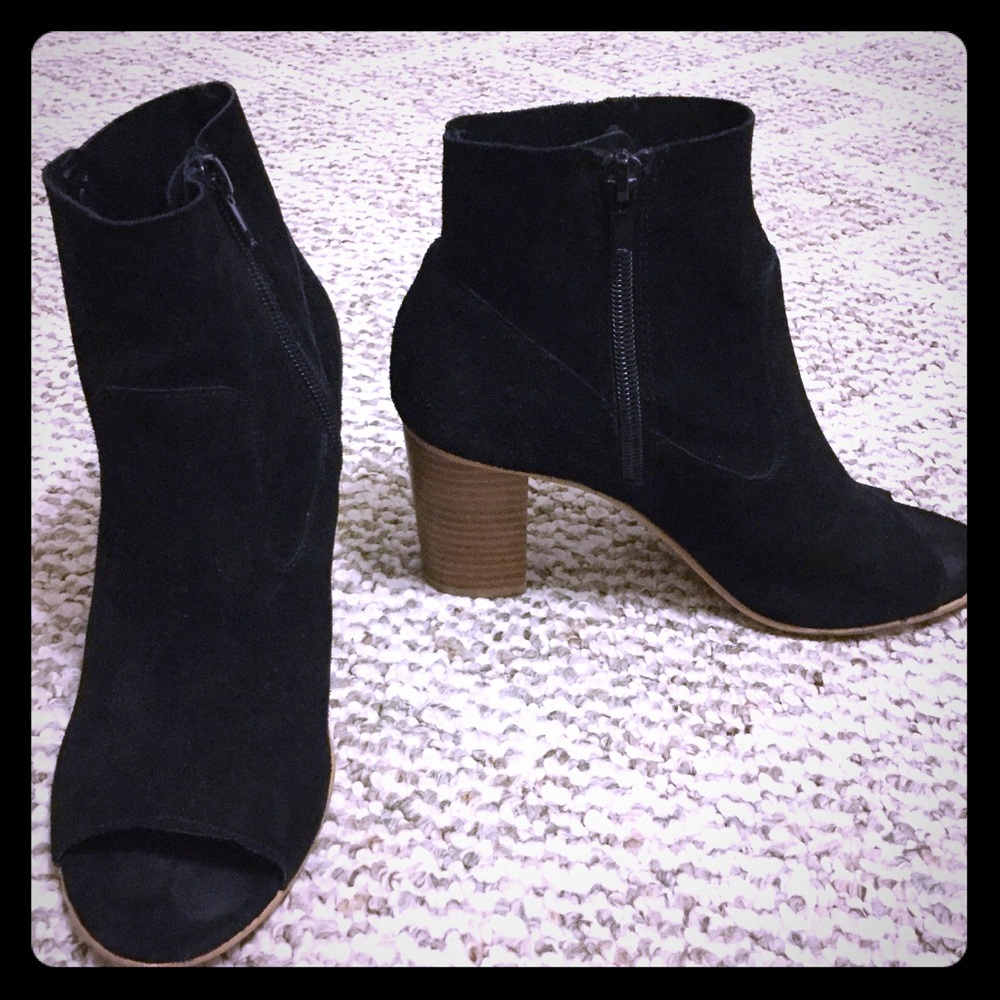 SALE😱Steve Madden open toed booties